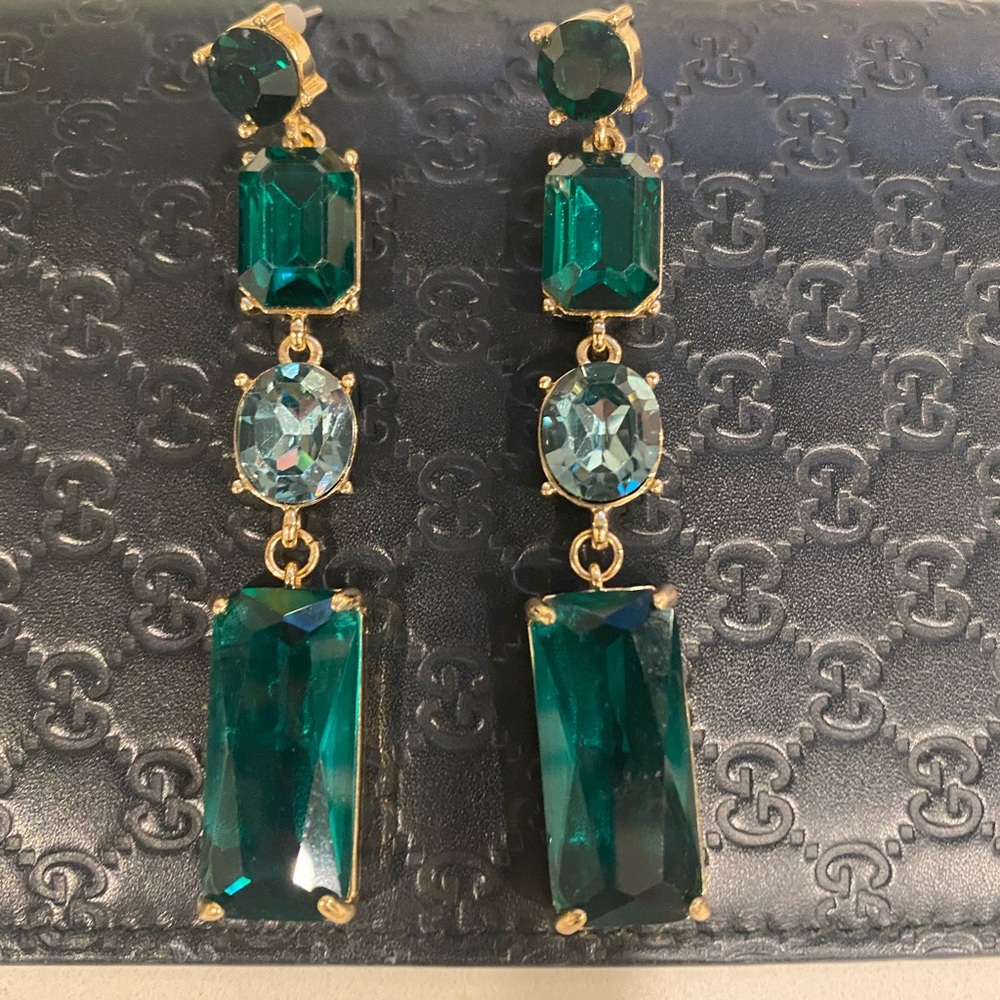 Stunning Elegant Green and Gold Drop Earrings new